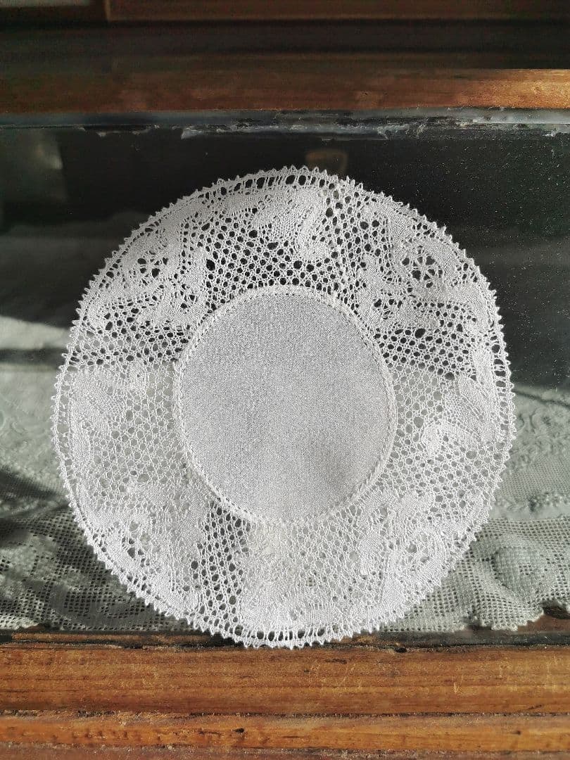 アンティーク ベルギー 透かしボビン編みレースドイリー 4羽の白鳥 フランダース