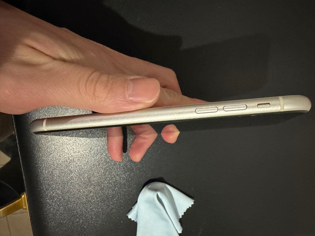 Apple iPhone 11 ホワイト　64G 美品