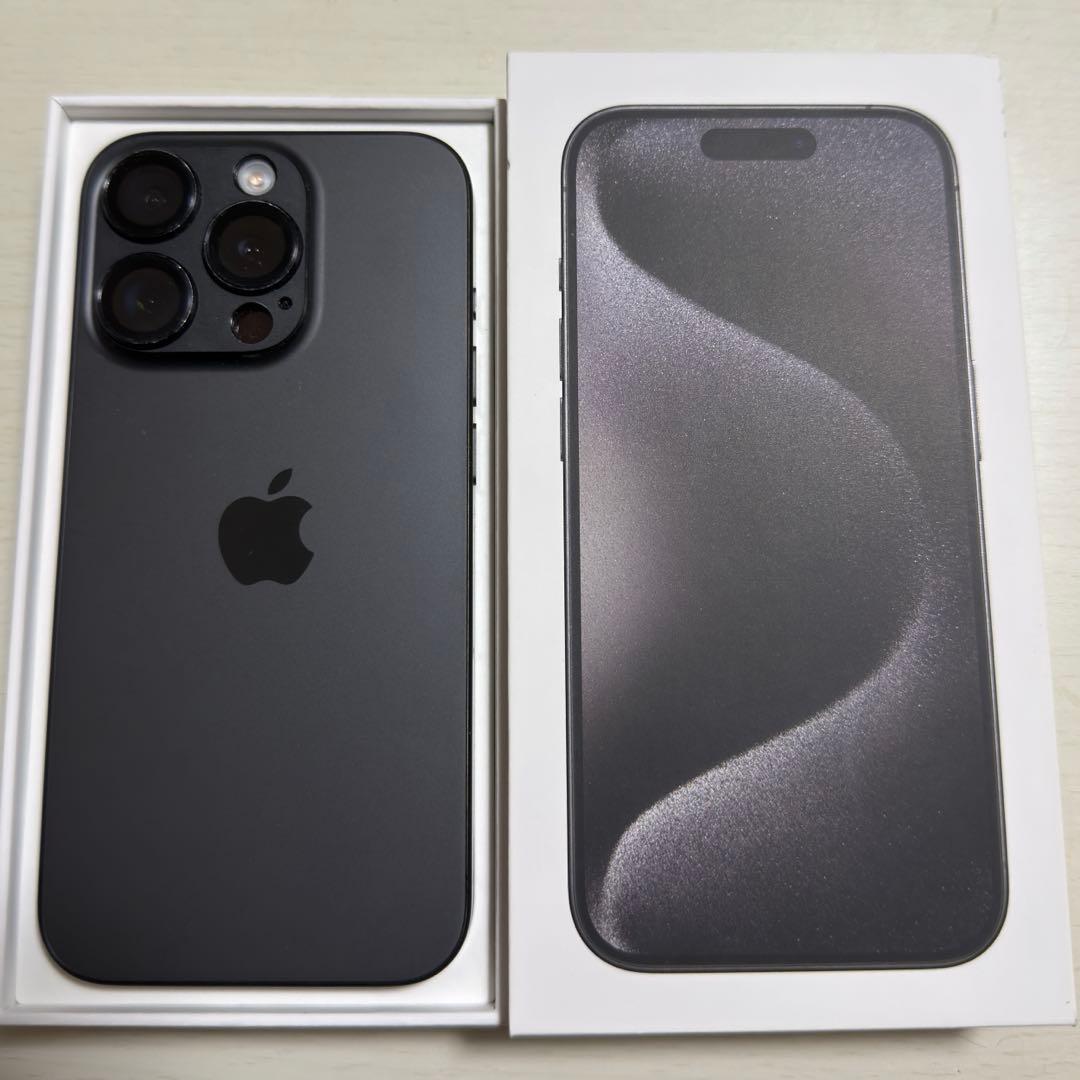【極美品・SIMフリー】iPhone15pro ブラックチタニウム 256GB