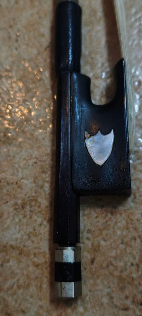 1900年代ドイツマルクノイキルヘントバイオリン 弓 4/4 盾型MOP ​