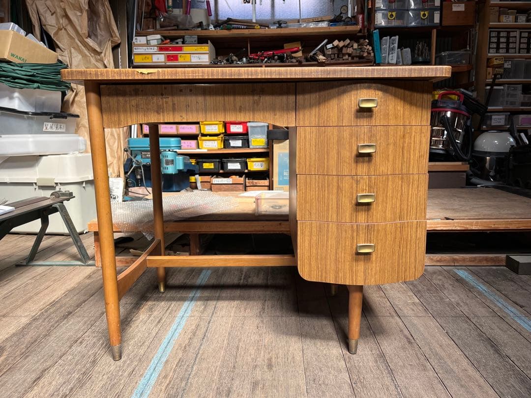 【希少】引き出しが曲線になっている机　アンティーク　レトロ