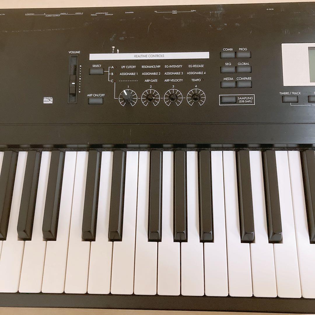 KORG TR88 シンセサイザー コルグ