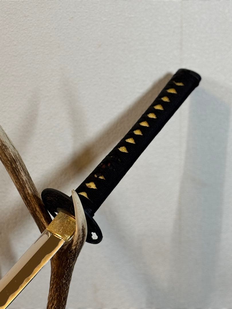 波紋模様の刀模造刀 美術刀 刀剣 武器 武具 小道具 コレクション インテリア