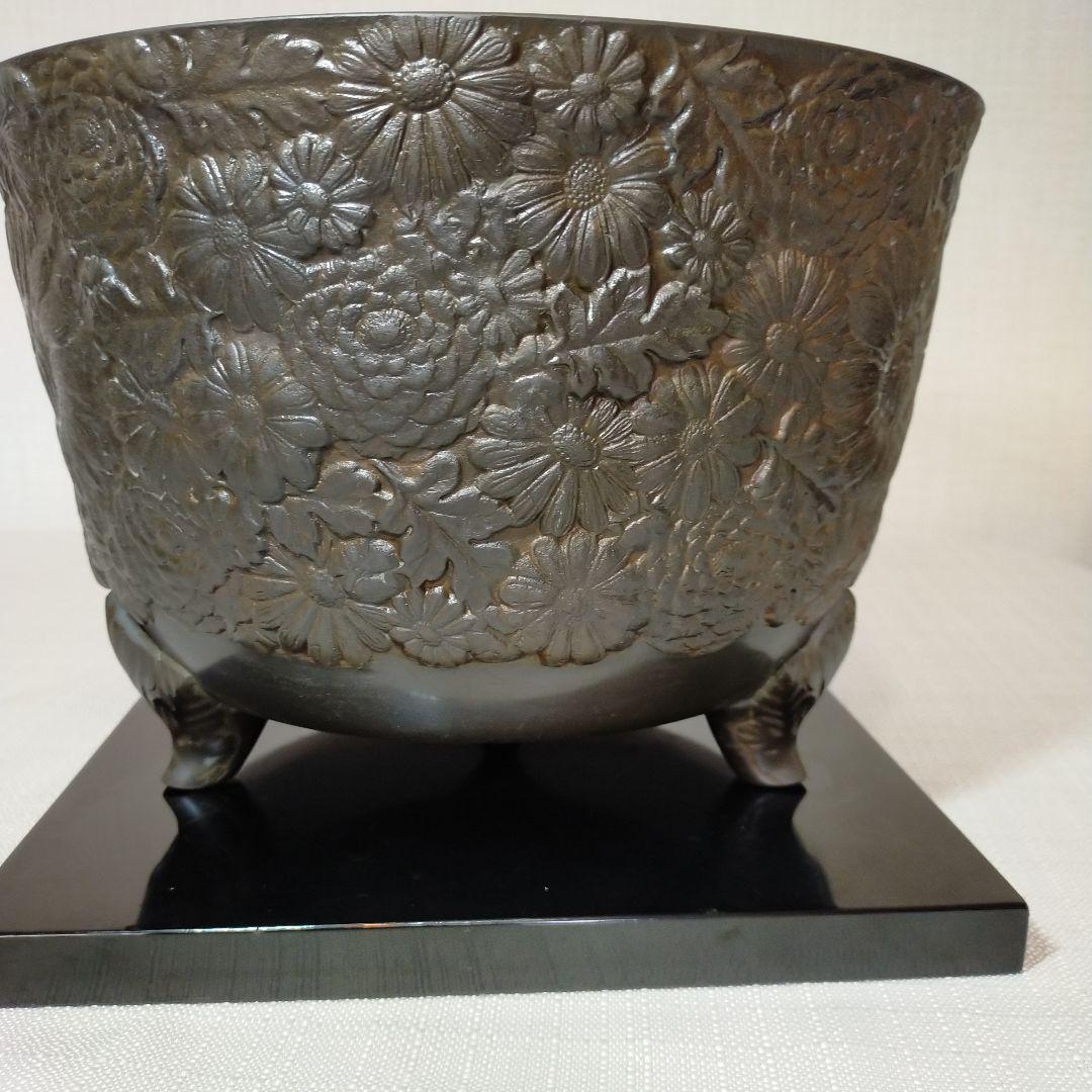 砂張銅　 総菊紋　花柄彫刻 　瓶掛 　茶道具　3本脚付き　福島房秀作　　美品
