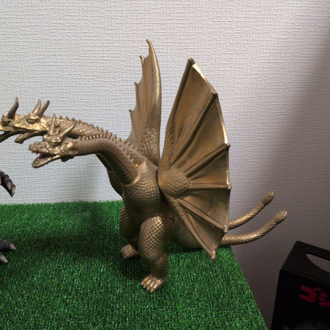 ゴジラとキングギドラ フィギュアセット