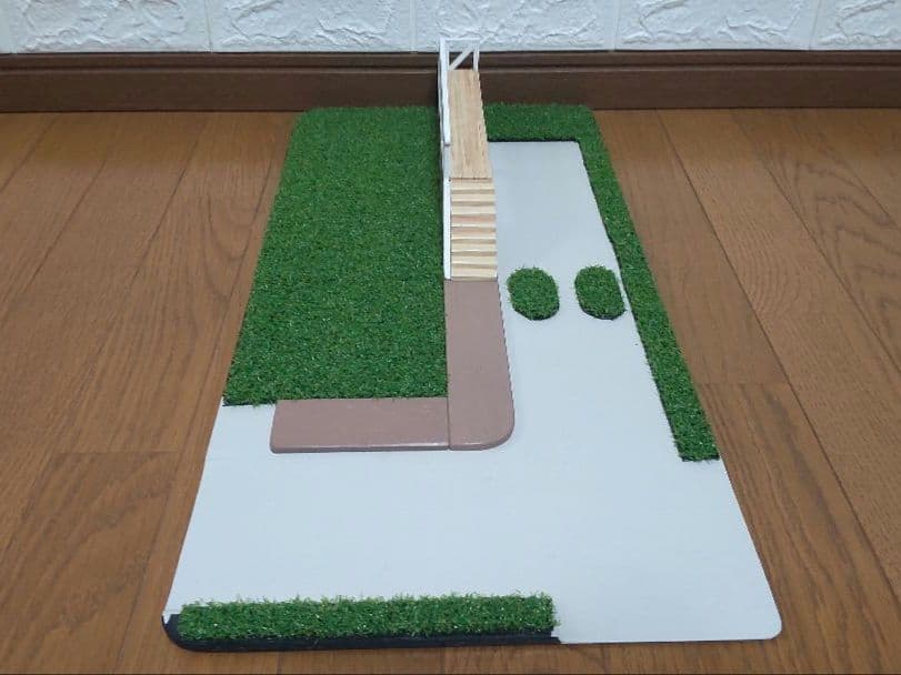 RCトレーラー1/32Scale　木造トレーラーハウス（サービス品・飾り用地付）