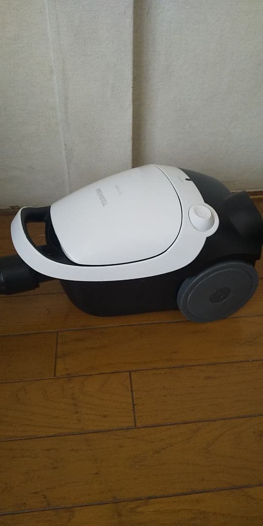24年製❗軽量型、東芝、紙パック式掃除機(エアーノズル)