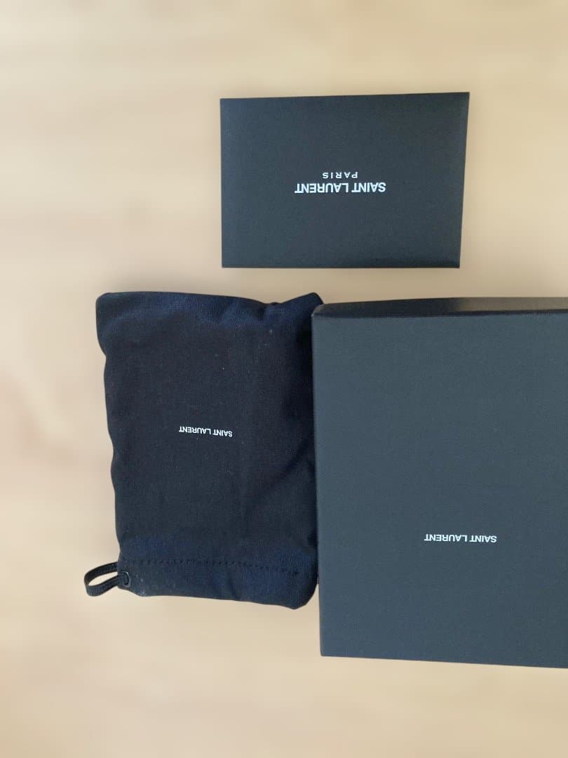 正規品SAINT LAURENT グレー財布　美品❣️本日削除‼️