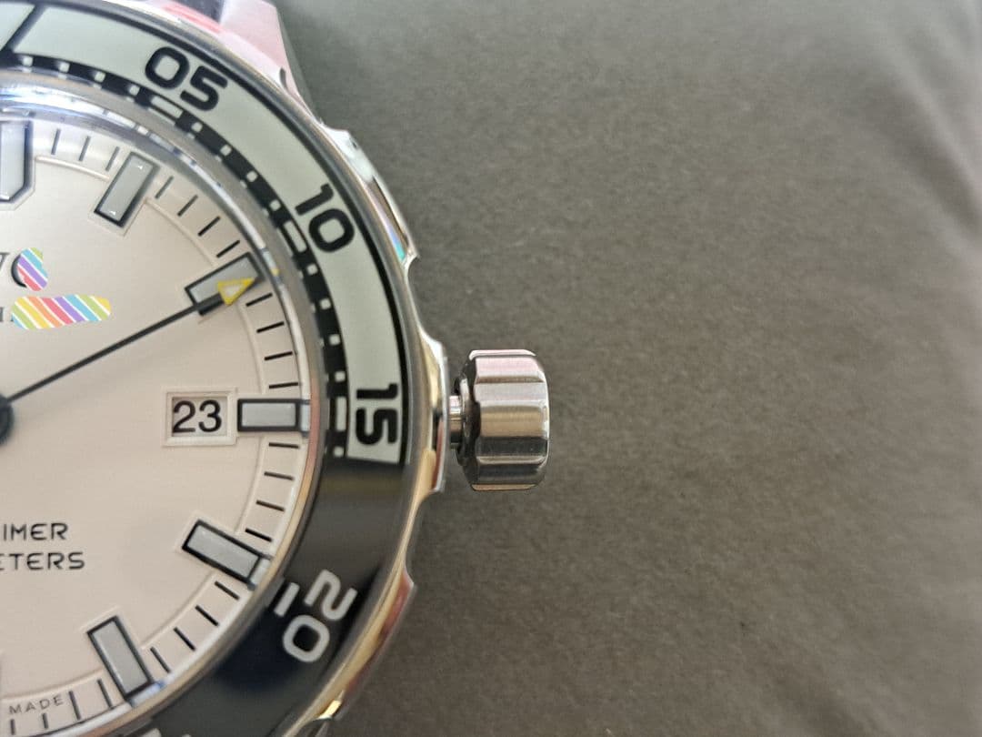 自動巻き腕時計　ラバーベルト