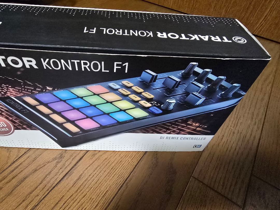 TRAKTOR KONTROL F1 DJコントローラー