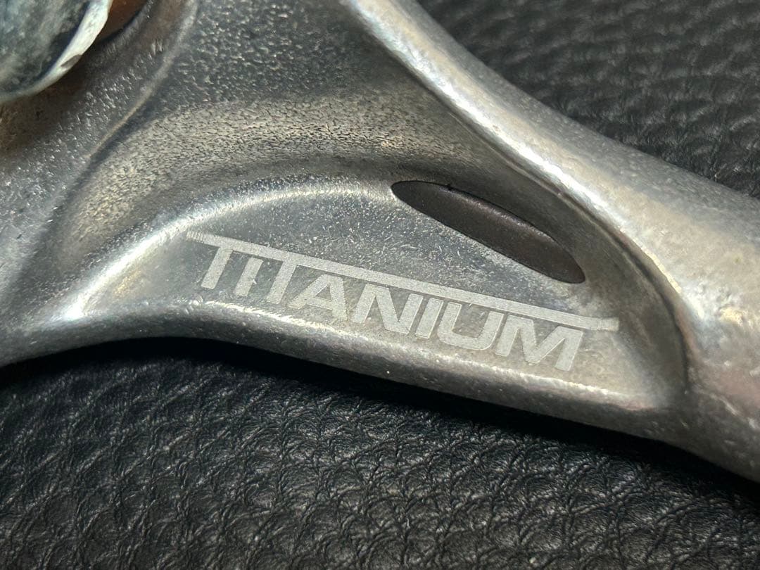 チタン インディペンデントINDEPENDENT 139 TITANIUM
