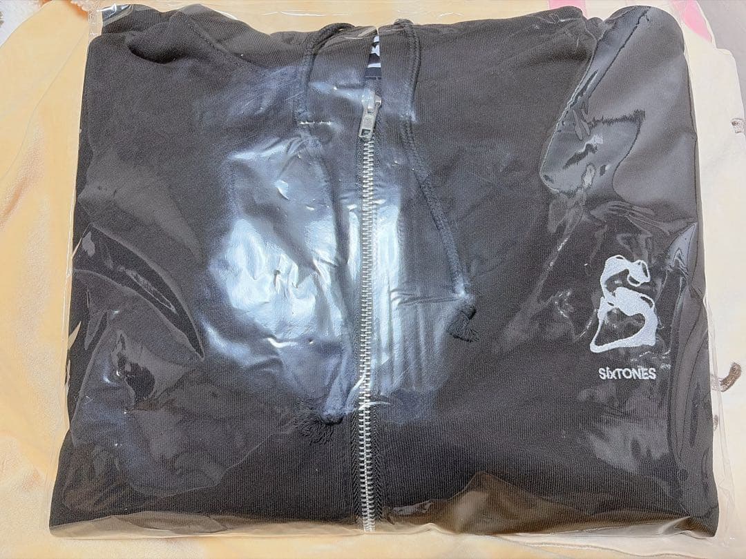 SixTONES パーカー