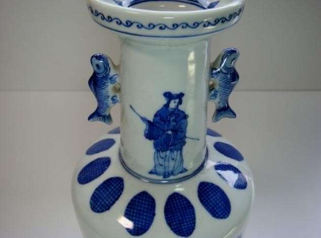 花瓶■城楽 窯院 人物 魚耳付き 染付け 唐草 花器 古玩 時代物 骨董品■