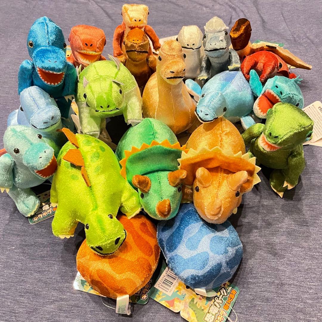恐竜パーク　きらきらぬいぐるみ　全種セット