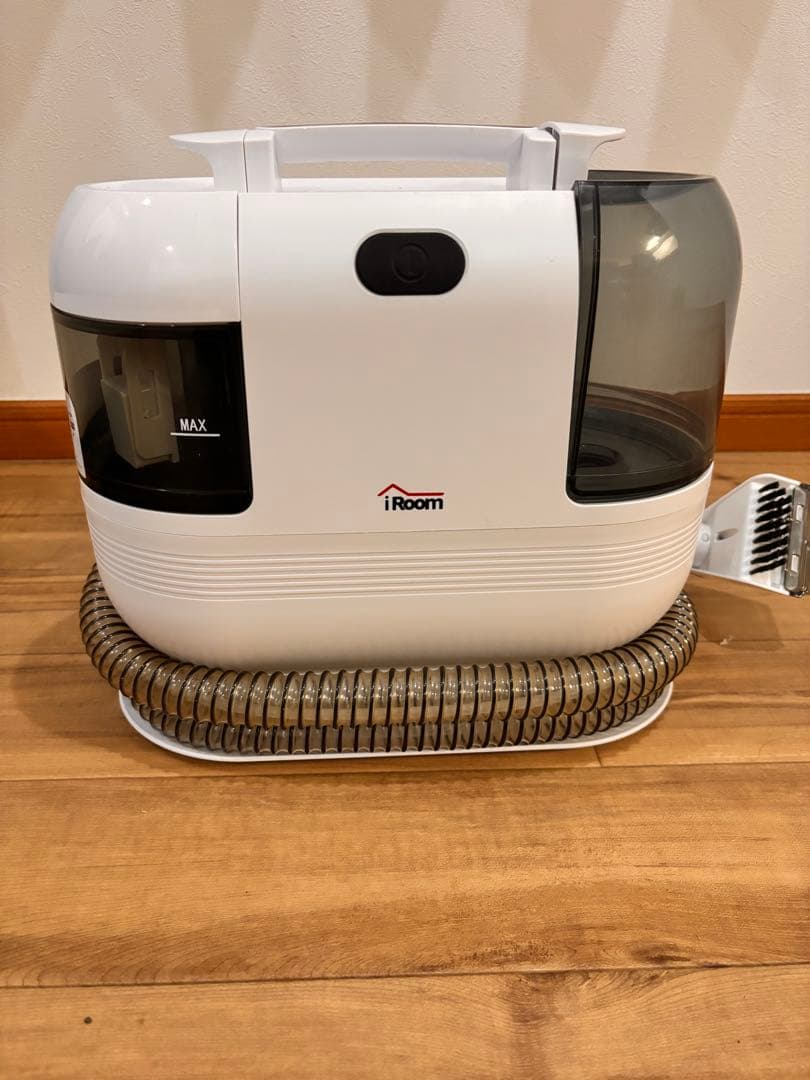 iRoom カーペットクリーナー　ホワイト
