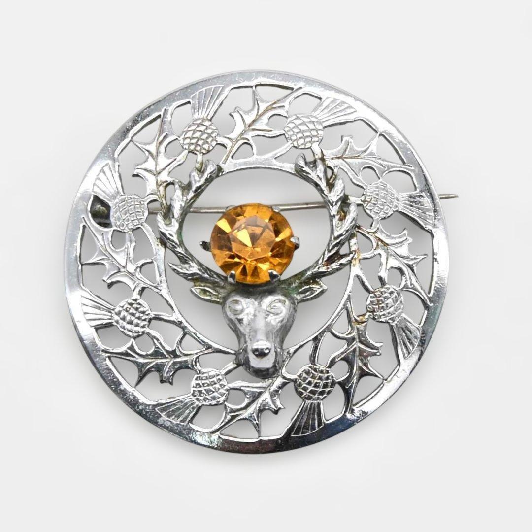 スコットランドのブローチ　鹿、アザミの透かし模様 MIZPAH社　s1702