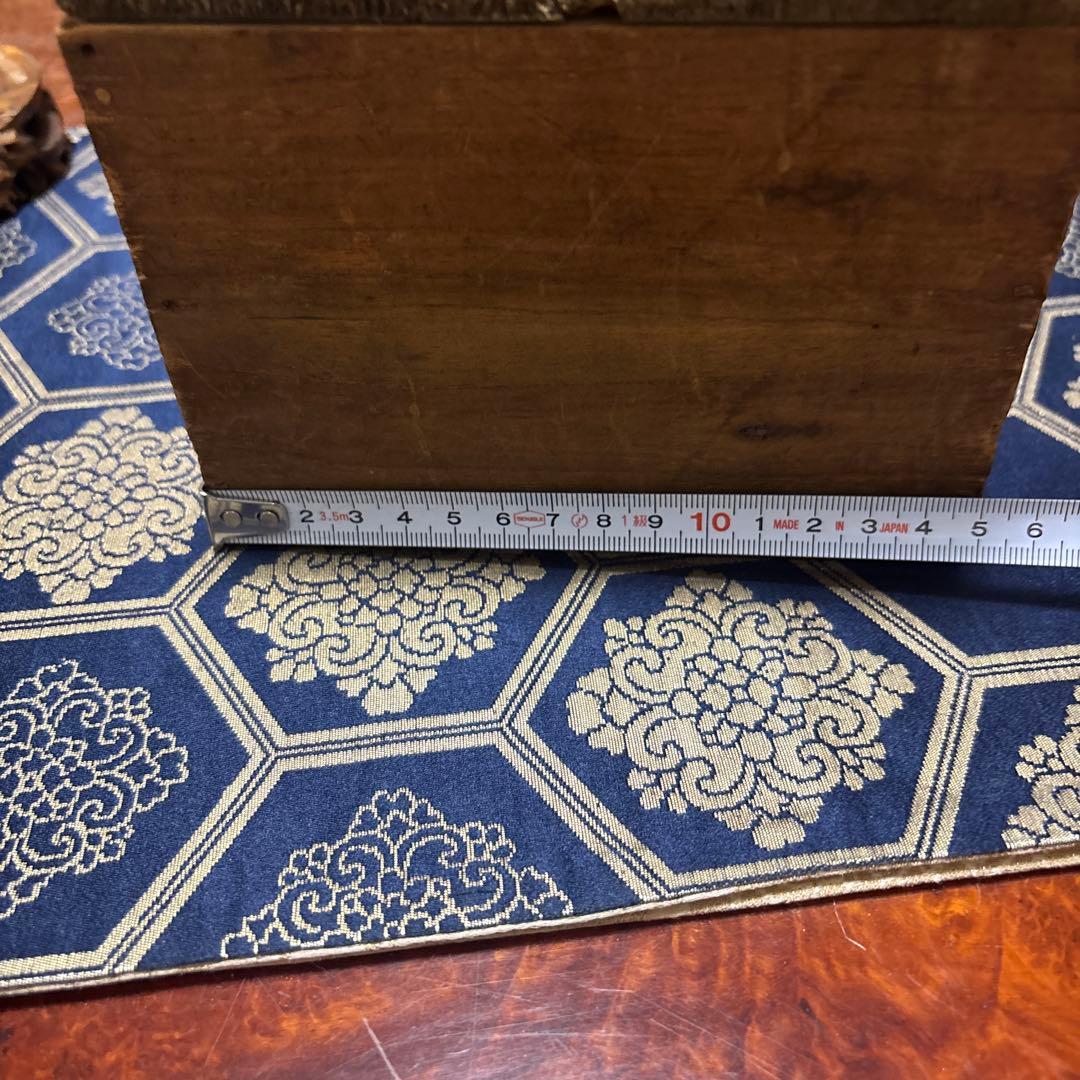 黒色陶器茶碗 木製箱付き