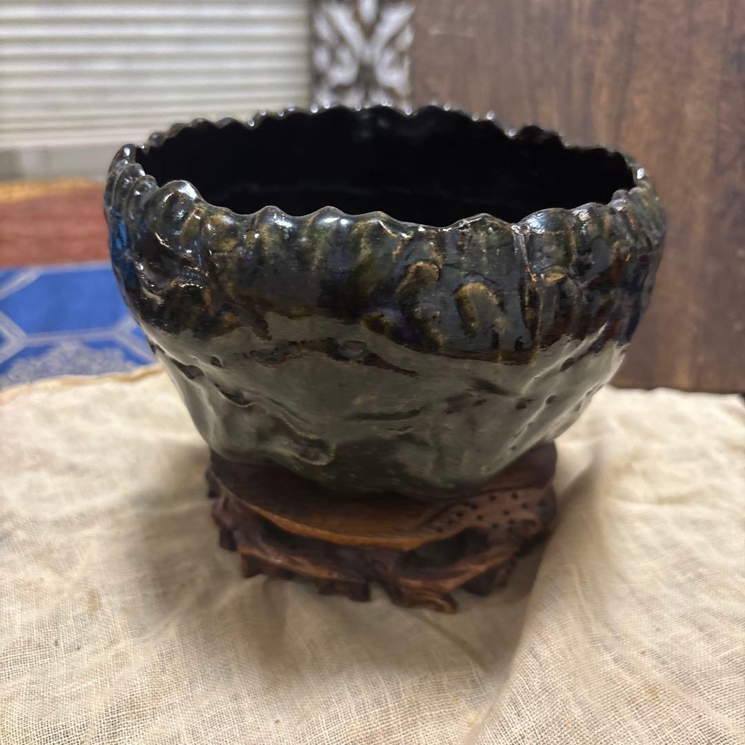 黒色陶器茶碗 木製箱付き