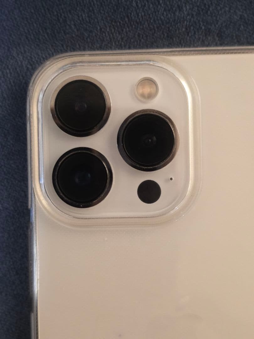 iPhone 13 Pro シルバー 本体とクリアケース