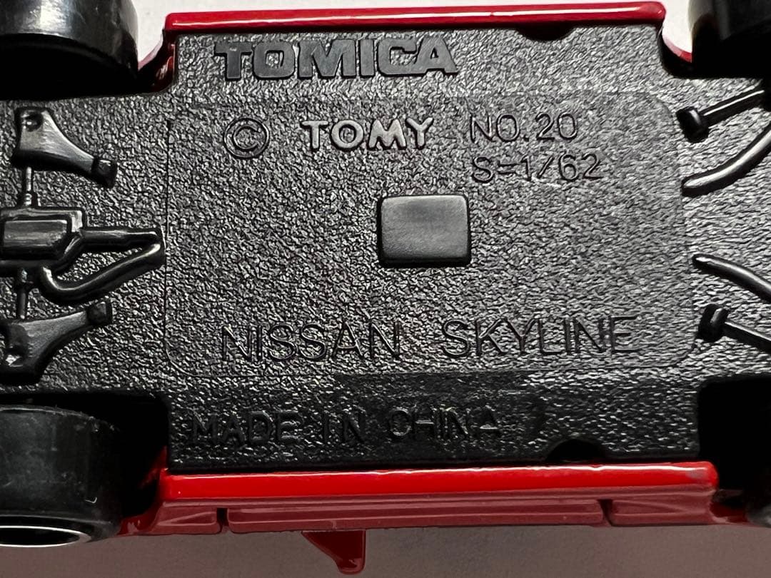 トミカ　日産スカイライン誕生50周年記念GTSステッカー付き