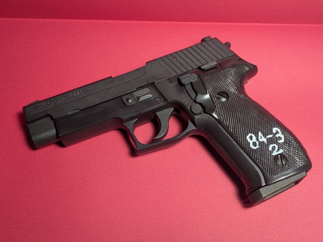東京マルイ　シグ　SIG P226R 旧型グリップ＆レイルなしカスタム