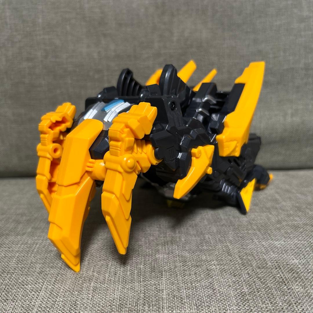 ウルトラマンオメガ　DXレキネス　トライガロン　ヴァルジェネス