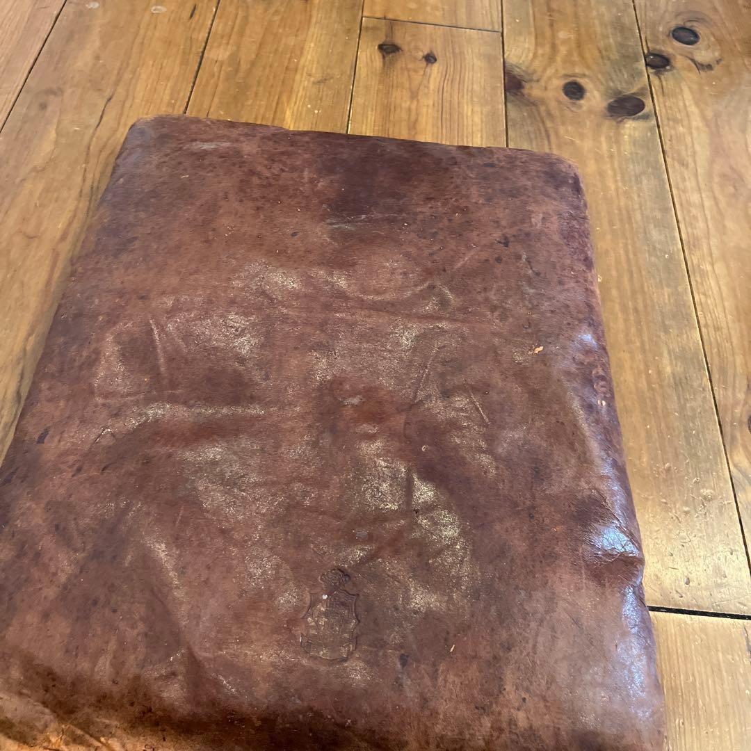 ヴィンテージ　レザークッション