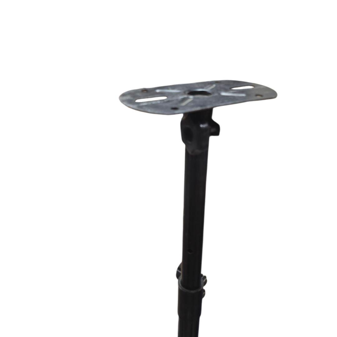 CLASSIC PRO スピーカースタンド2本 　高さ約2ｍ位まで上がります。