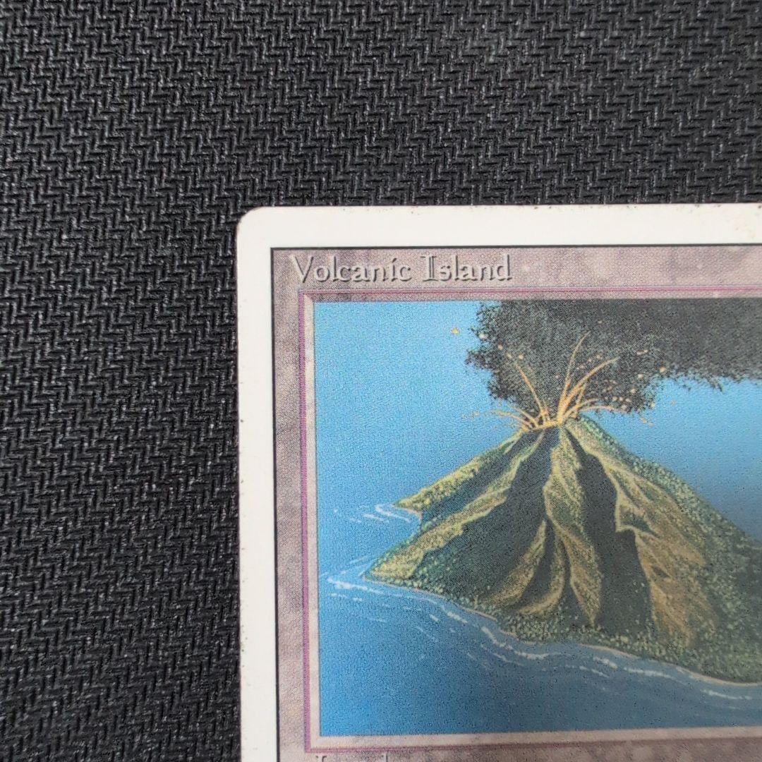 【特価　真贋判定参考画像あり】Volcanic  英語