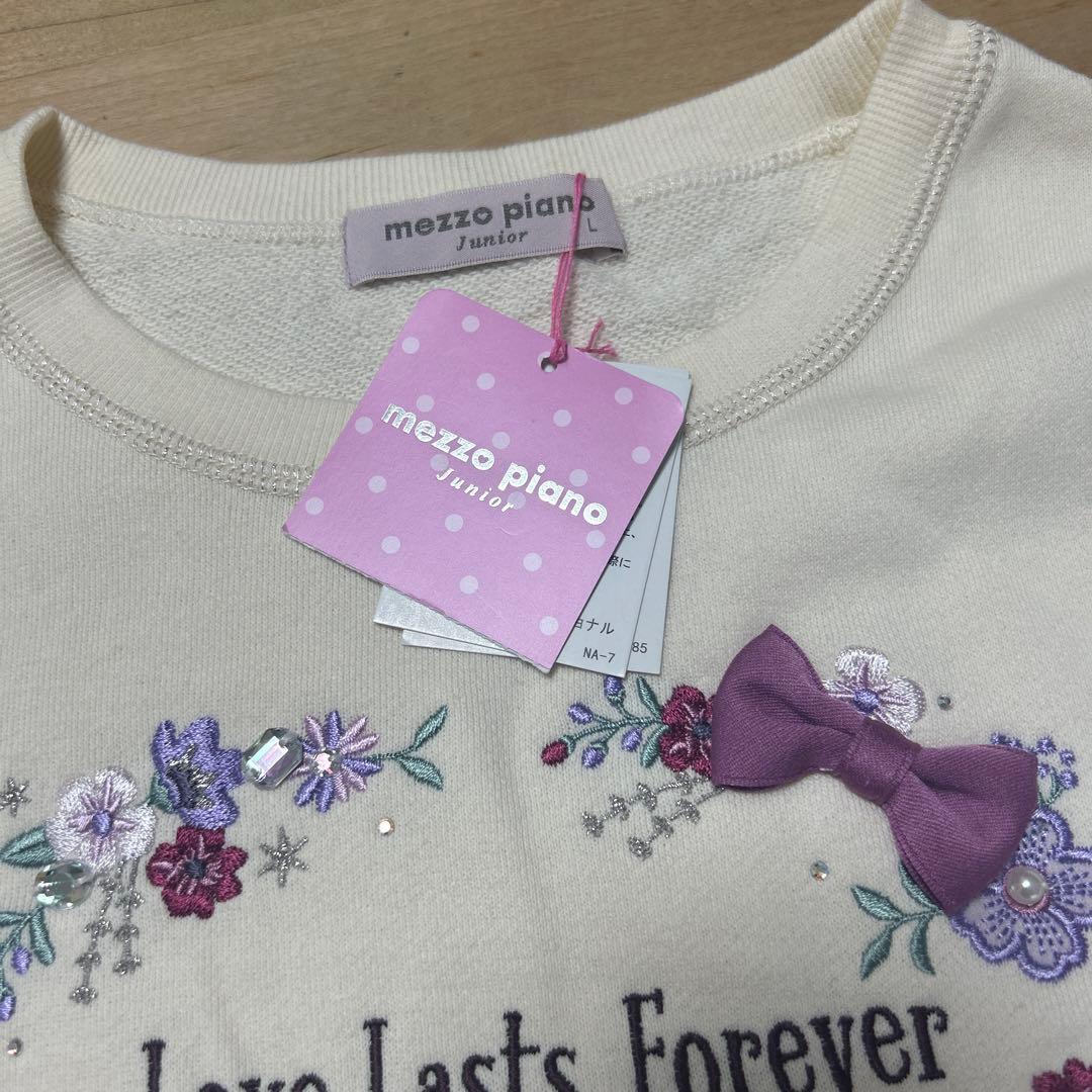 【新品タグ付き】mezzo piano juniorお花刺繍トレーナー160cm