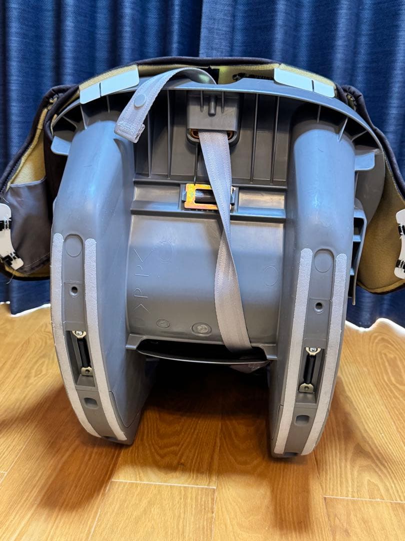 コンビ　チャイルドシート　ミニマグランデ　ミッキーマウス　ブラウン　ディズニー