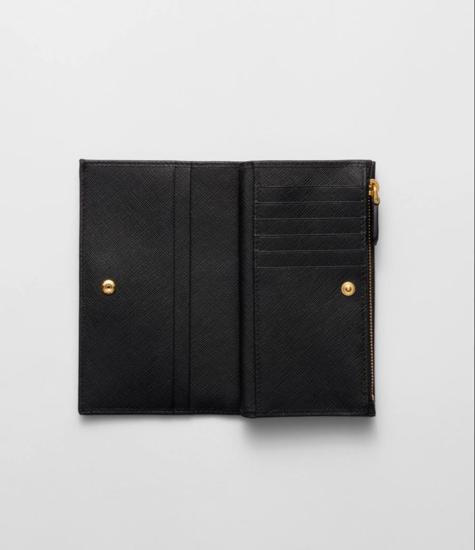 PRADA ブラック 二つ折り財布 サフィアーノレザー　プラダ