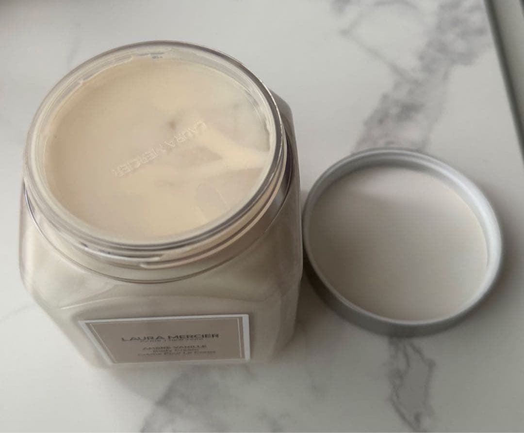 ローラメルシエ ボディクリーム アンバーバニラ