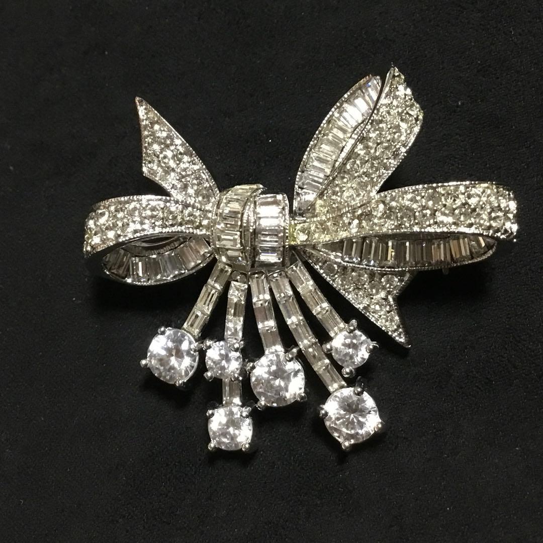 在庫一掃セール中！FOXEY リボンブローチ