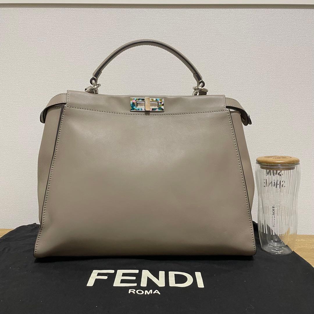 《極美品》FENDI（フェンディ ）レザー ハンドバッグ ベージュ系