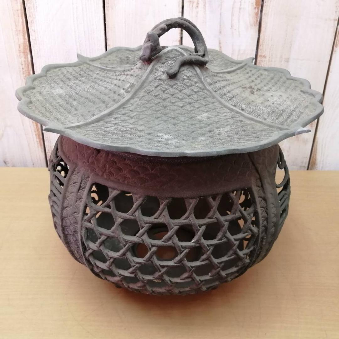 吊り灯篭 古い銅製 龍頭 青海波 菱花型 格子 吊り下げ灯 灯篭 丸型 足付き