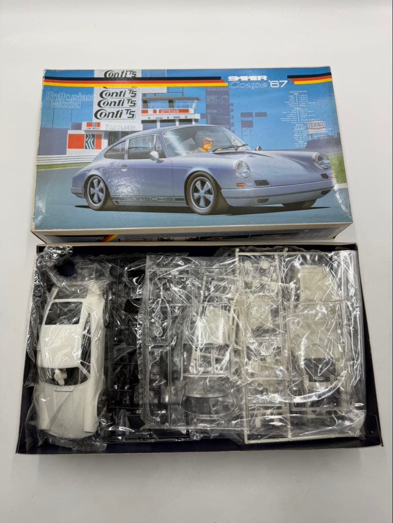 FUJIMI ディアブロ　ポルシェ　カウンタック　プラモデル