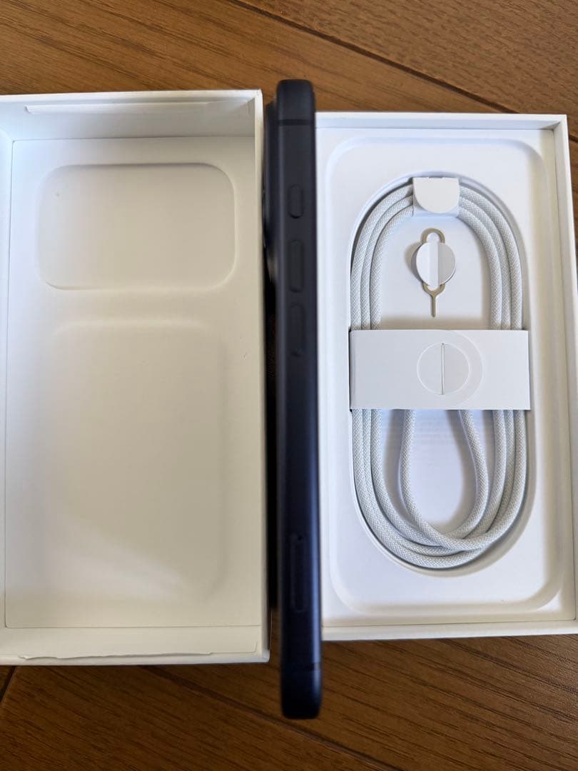 海外版 物理SIM iPhone 17 Pro Deep Blue 512GB