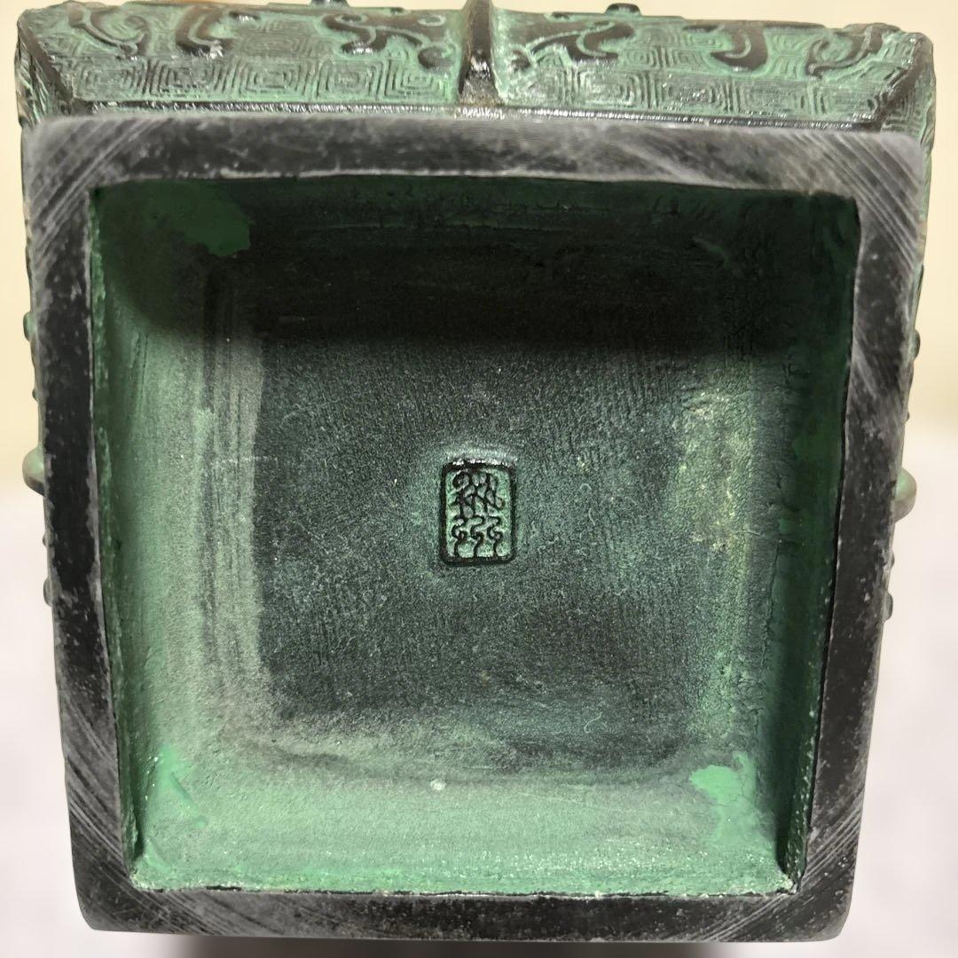 青銅製彫刻模様壺型装飾品　花瓶　花生　花入　花器　アンティーク