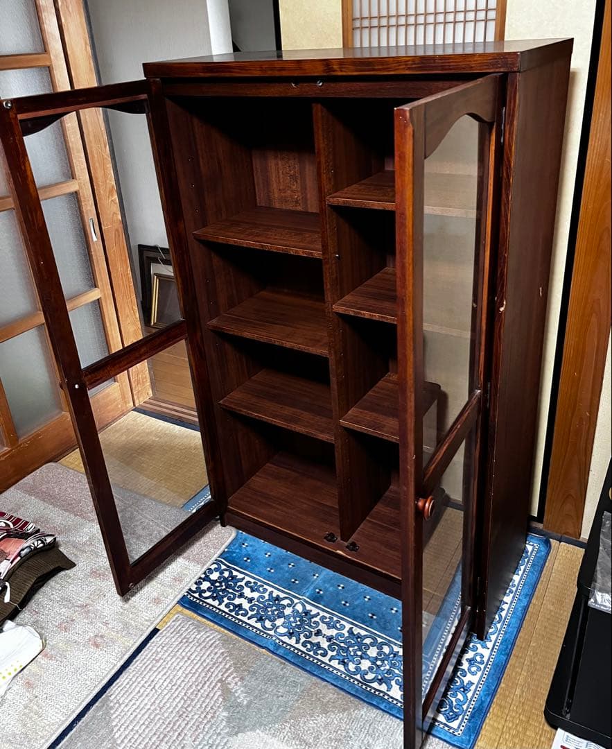 【assaji】ガラス扉の木製収納キャビネット アンティーク