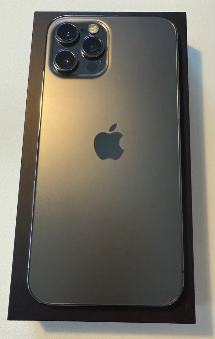 iPhone12ProMax 256GB Graphite 画面傷あり 本体