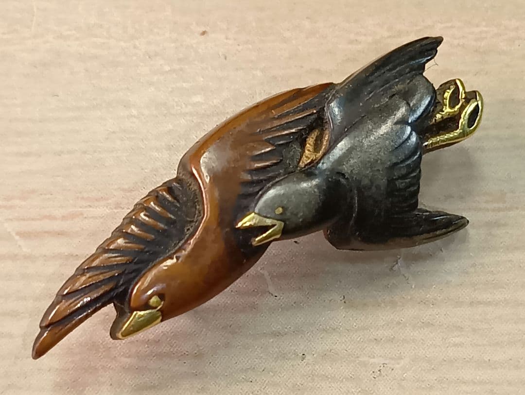 煙草入れ／超絶技巧前金具／在銘あり　一斎