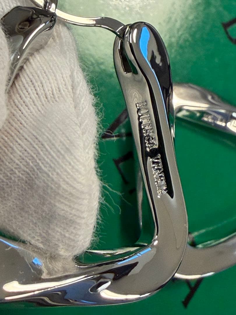 ボッテガヴェネタ トライアングルフープピアス