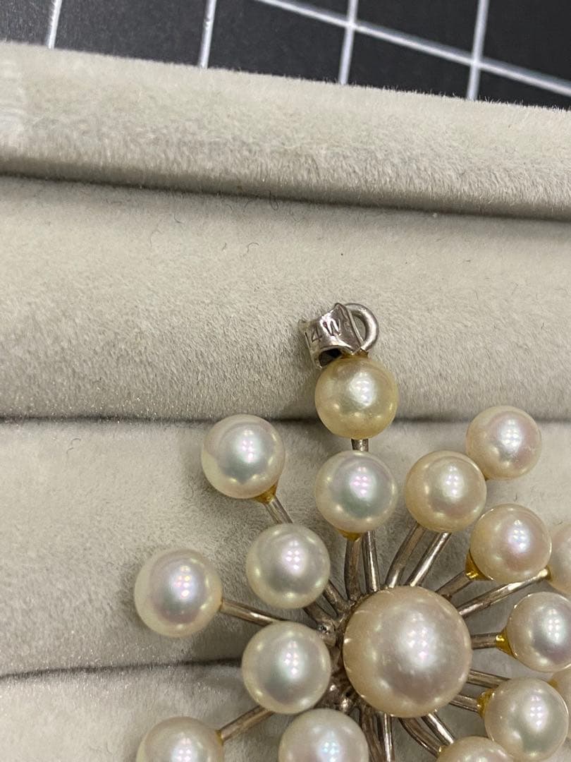 ベ*P様 セール！！K14WG 真珠の花形ペンダントとっぷ