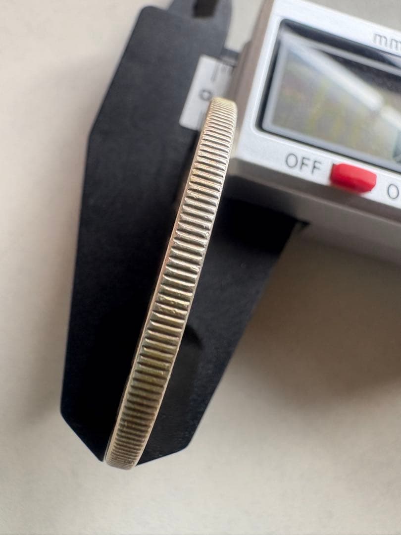 【本物保証】　一圓銀貨　丸銀左打　明治29年銘