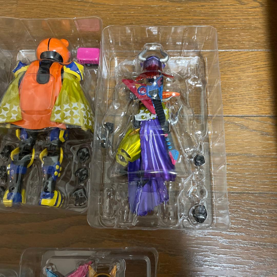 shフィギュアーツ仮面ライダータイクーンブジンソードなど4点