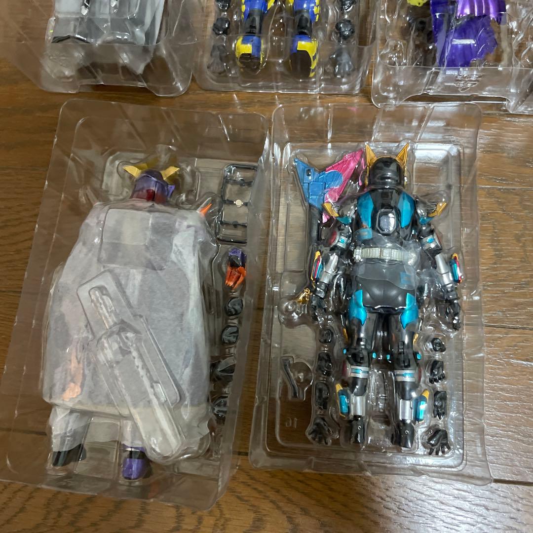 shフィギュアーツ仮面ライダータイクーンブジンソードなど4点