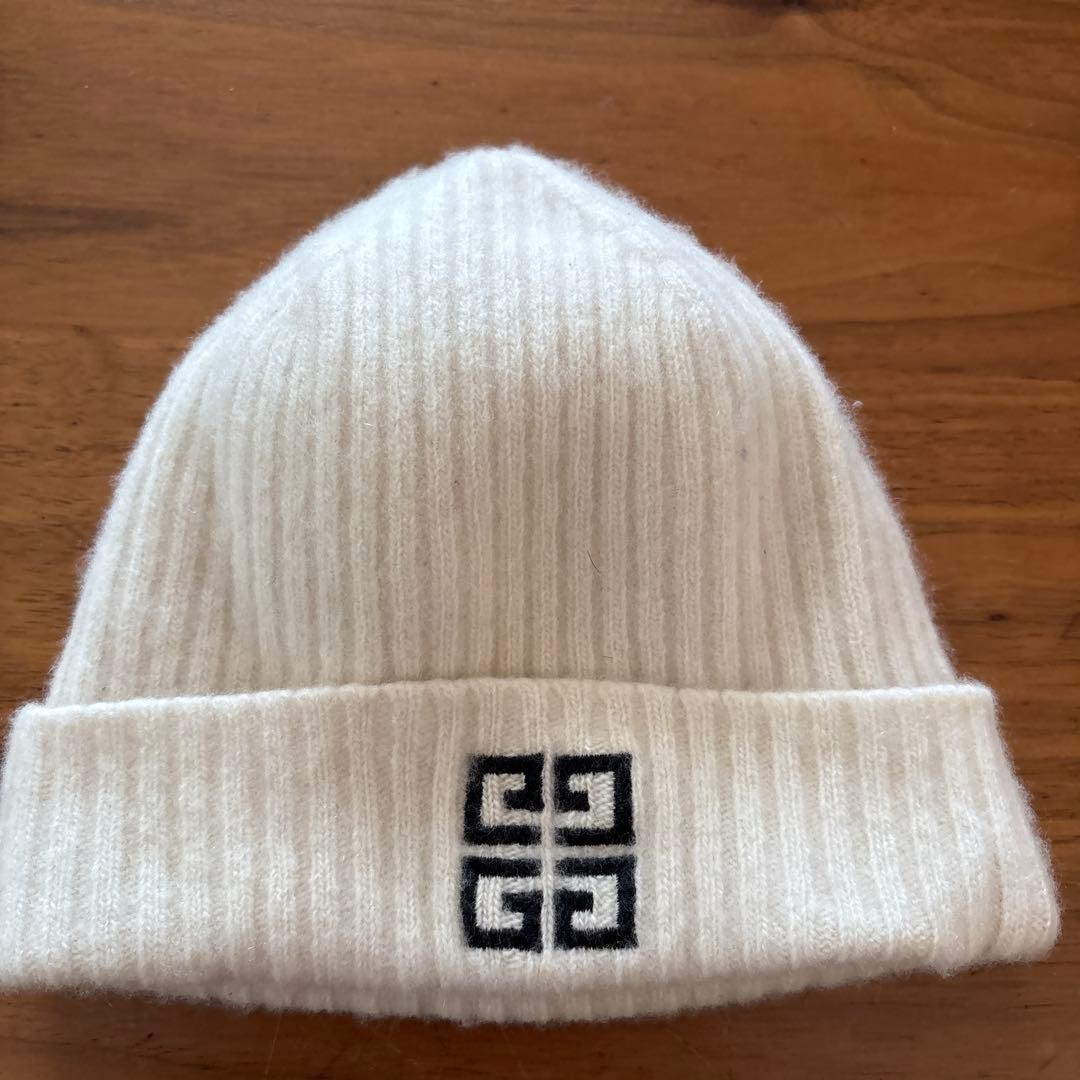 値下げしました！！GIVENCHY ニット帽　クリーム　ホワイト