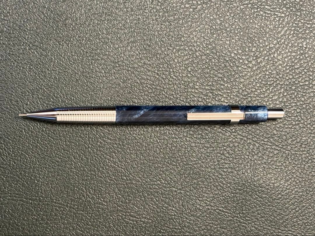 クラフトエー　アクリル　MP201 ブルー　pearl navy blue