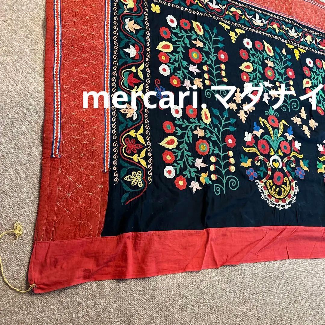 #ウズベキスタン の#スザニ刺繍 です。